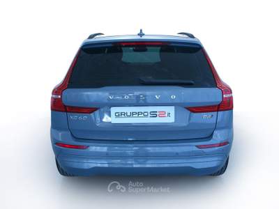 Volvo XC60 B4 D AWD automatico Momentum Park Assist Camera/Fari LED/Cerchi 18'' Grigio usata Feltre