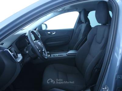 Volvo XC60 B4 D AWD automatico Momentum Park Assist Camera/Fari LED/Cerchi 18'' Grigio usata Feltre
