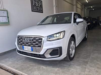 Audi Q2 S tronic Business Design Bianco usata Alberobello