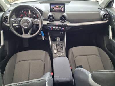 Audi Q2 S tronic Business Design Bianco usata Alberobello