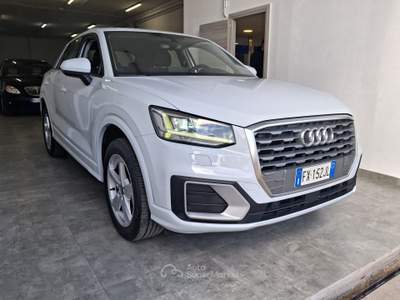 Audi Q2 S tronic Business Design Bianco usata Alberobello