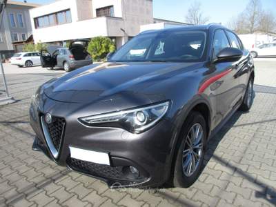 Alfa Romeo Stelvio Stelvio 2020 2.2 t Business Q4 190cv auto Grigio usata Medolla