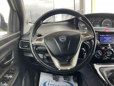 Lancia Ypsilon 1.2 Gold Plus Black and Noir 70 CV Aziendale Bianco usata COSOLETO