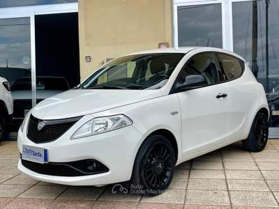 Lancia Ypsilon 1.2 Gold Plus Black and Noir 70 CV Aziendale Bianco usata COSOLETO