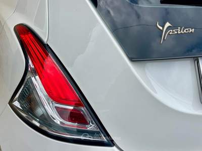 Lancia Ypsilon 1.2 Gold Plus Black and Noir 70 CV Aziendale Bianco usata COSOLETO
