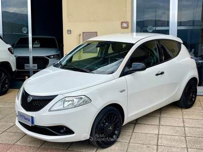 Lancia Ypsilon 1.2 Gold Plus Black and Noir 70 CV Aziendale Bianco usata COSOLETO