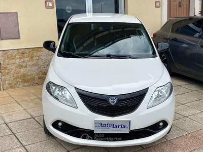 Lancia Ypsilon 1.2 Gold Plus Black and Noir 70 CV Aziendale Bianco usata COSOLETO