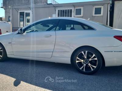 Mercedes-Benz Classe E E 220 CDI Coupé BlueEFFICIENCY Bianco usata San Giuseppe Vesuviano