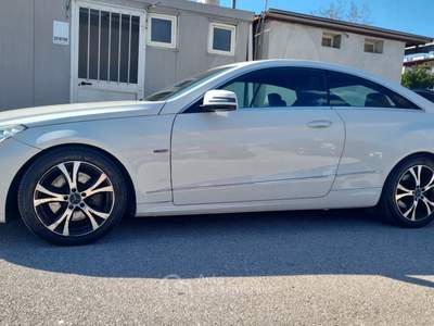 Mercedes-Benz Classe E E 220 CDI Coupé BlueEFFICIENCY Bianco usata San Giuseppe Vesuviano