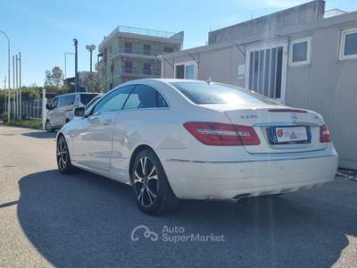 Mercedes-Benz Classe E E 220 CDI Coupé BlueEFFICIENCY Bianco usata San Giuseppe Vesuviano