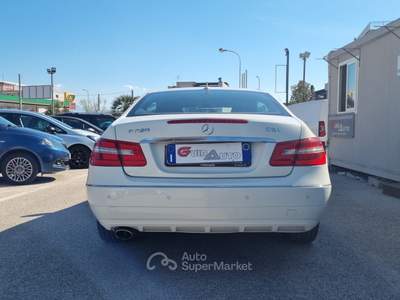 Mercedes-Benz Classe E E 220 CDI Coupé BlueEFFICIENCY Bianco usata San Giuseppe Vesuviano