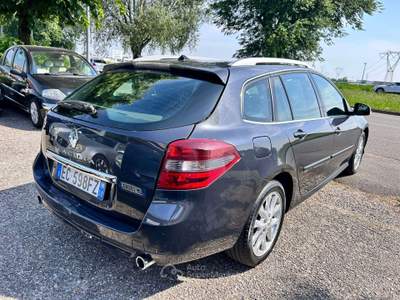 Renault Laguna SporTour 2.0 dci 4Control 150cv *Automatica* Grigio usata Inzago