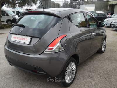 Lancia Ypsilon 16V 95 CV 5 porte S&S Gold Grigio usata Qualiano