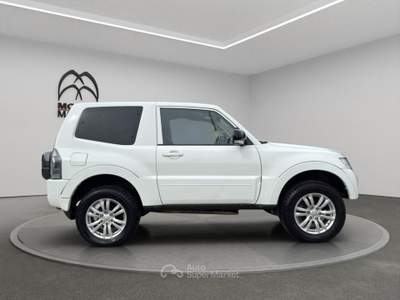 Mitsubishi Pajero 3.2 100th Auto Bianco usata Roma