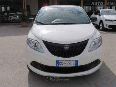 Lancia Ypsilon 1.0 FireFly 5 porte S&S Hybrid km 10000 Bianco usata Tolentino