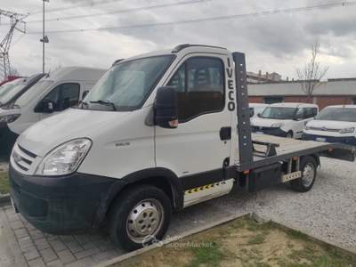 Iveco Daily C25C 29L12 2.3 115CV PATENTE B Bianco usata Prato