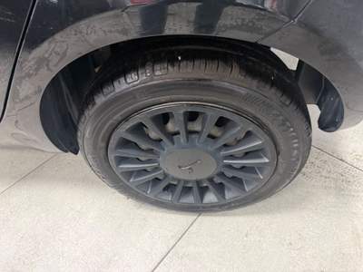 Lancia Ypsilon Hybrid UnYca 69CV Ok Neopatentati Nero usata Prato