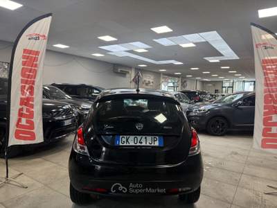 Lancia Ypsilon Hybrid UnYca 69CV Ok Neopatentati Nero usata Prato