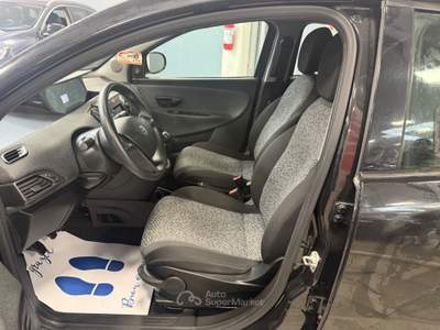 Lancia Ypsilon Hybrid UnYca 69CV Ok Neopatentati Nero usata Prato