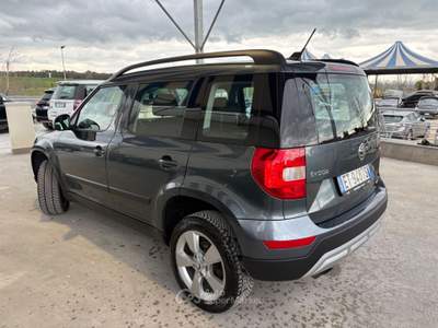Skoda Yeti Outdoor 2.0 TDI CR 110 CV 4x4 Elegance Grigio usata ALTAMURA