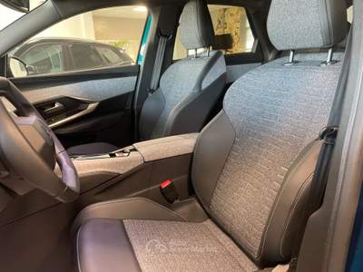 Peugeot 3008 Hybrid 145 e-DCS6 Allure PREZZO REALE Blu/Azzurro usata Casalgrande