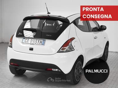 Lancia Ypsilon 1.0 FireFly 70cv Hybrid Gold usata Prato