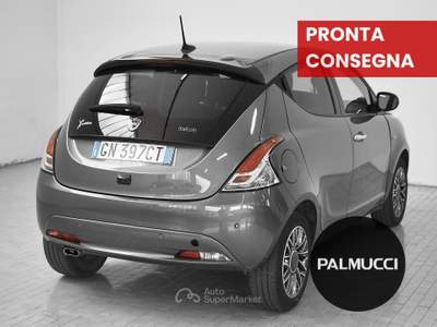 Lancia Ypsilon 1.0 FireFly 70cv Hybrid Gold Plus usata Prato