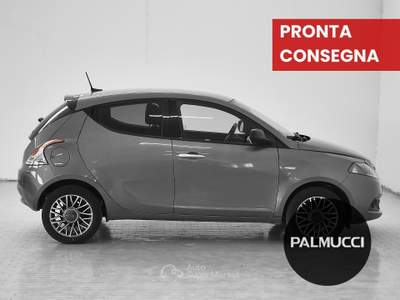 Lancia Ypsilon 1.0 FireFly 70cv Hybrid Gold Plus usata Prato