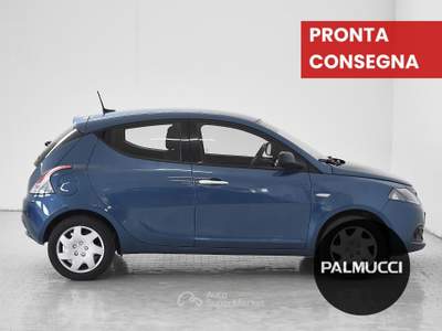 Lancia Ypsilon 1.0 FireFly 70cv S&S Hybrid GOLD Blu/Azzurro usata Prato