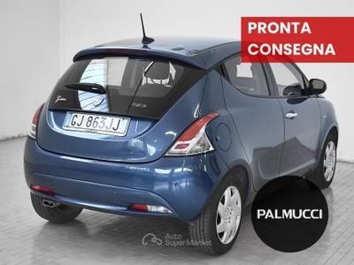 Lancia Ypsilon 1.0 FireFly 70cv S&S Hybrid GOLD Blu/Azzurro usata Prato