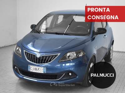 Lancia Ypsilon 1.0 FireFly 70cv S&S Hybrid GOLD Blu/Azzurro usata Prato