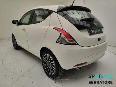 Lancia Ypsilon III 2021 1.0 firefly hybrid Platino s&s 70cv Bianco usata Erba