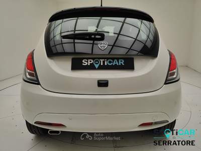 Lancia Ypsilon III 2021 1.0 firefly hybrid Platino s&s 70cv Bianco usata Erba