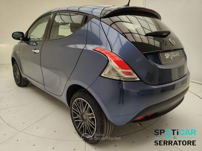 Lancia Ypsilon III 2021 1.0 firefly hybrid Oro s&s 70cv Blu/Azzurro usata Erba