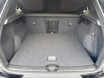 Volvo XC40  1.5 t3 r-design 163cv auto Nero usata Padova