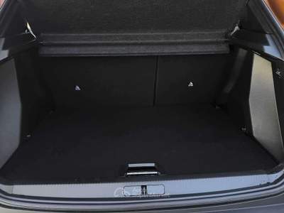 Peugeot 2008 2ª serie PureTech 130 S&S EAT8 Allure Arancione usata Perugia