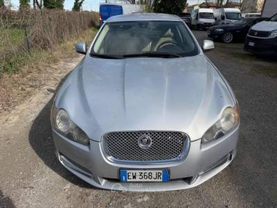 Jaguar XF vettura per operatori del settore Argento usata Parma
