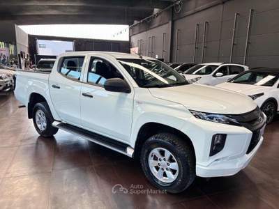 Mitsubishi L200 2.3 D Double Cab 4x4 Easy Select Invite Connect Bianco usata Pesaro