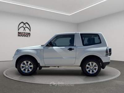 Mitsubishi Pajero 3.2 100th Auto Bianco usata Roma