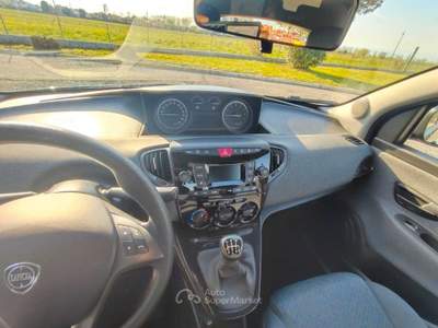 Lancia Ypsilon LANCIA YPSILON 1.0 FIRE FLY HYBRID Blu/Azzurro usata Azzano Decimo