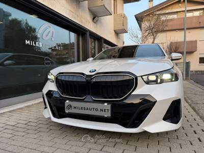 BMW Serie 5 520d d 48V Msport 7 ANNI GARANZIA RATA 799 € Bianco usata Rubano