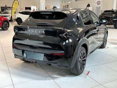 Lancia Ypsilon 1.2 mhev HF Line e-DCT Nero usata Montagna in Valtellina