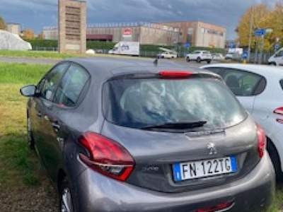 Peugeot 208 1° serie PureTech 82 5p. GPL Active Grigio usata Bibbiano