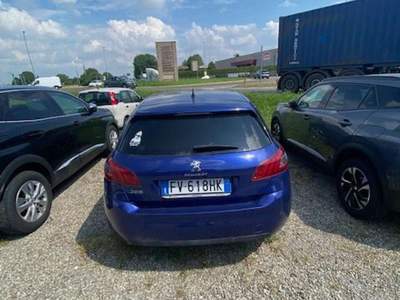 Peugeot 308 BlueHDi 130 S&amp;S Active Blu/Azzurro usata Bibbiano