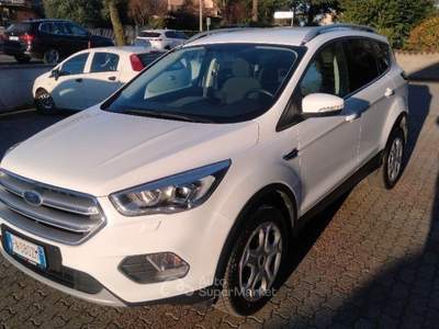 Ford Kuga 1.5 TDCI 120 CV S&amp;S 2WD Titanium Business Bianco usata Bibbiano