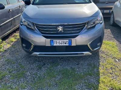 Peugeot 5008 5008 1.5 bluehdi Crossway s&amp;s 130cv 7p.ti Rosso usata Bibbiano