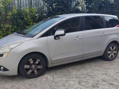 Peugeot 5008 1.6 HDi 112CV Active Grigio usata Pieve di Cento