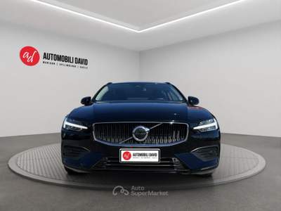 Volvo V60 B4 (d) automatico Essential Nero usata Maniago