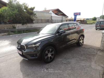 Volvo XC40 D3 AWD Geartronic Inscription Verde usata Quarto