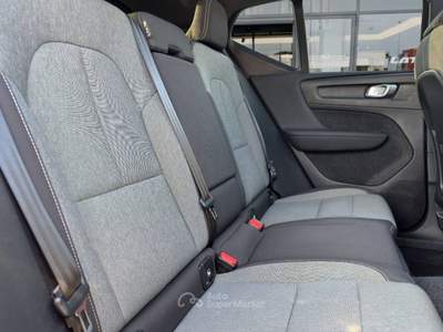 Volvo XC40 1.5 t4 phev Inscription Expression TETTO APRIBILE Bianco usata Latina